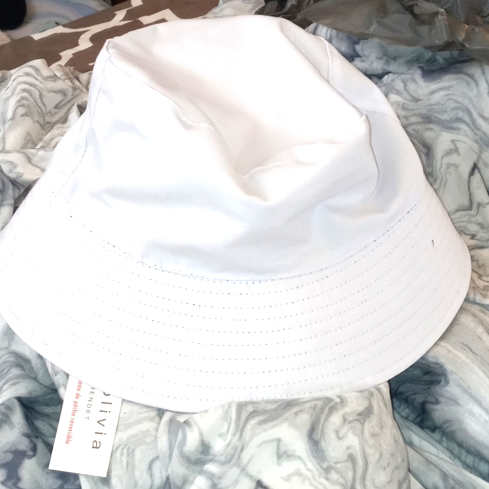 Alice + olivia reversible bucket hat